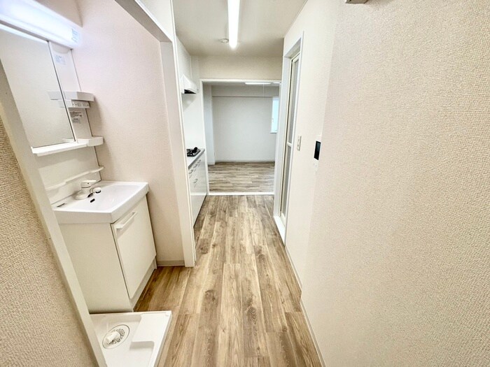 物件内観写真18　(廊下)