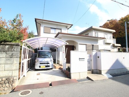 成田西町貸家外観写真