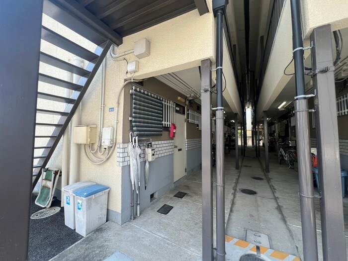 物件外観写真5　(エントランス部分)