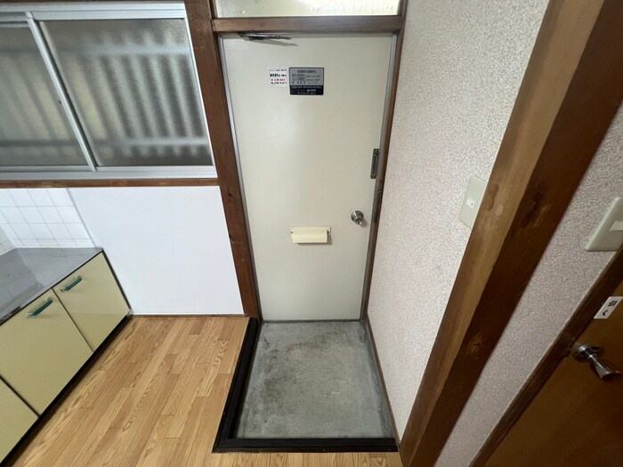 物件内観写真14　(玄関)