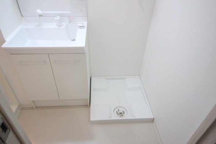 物件内観写真11　(洗濯機置場)