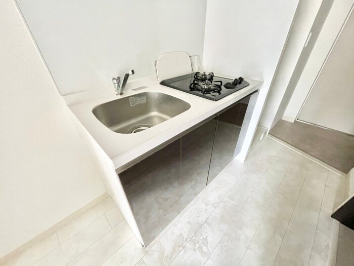 ｴｽﾃﾑｺｰﾄ神戸山手ｽﾃｰｼｮﾝﾃﾞｭｵのキッチン