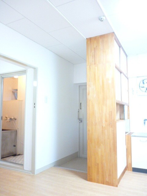 物件内観写真14　(玄関)