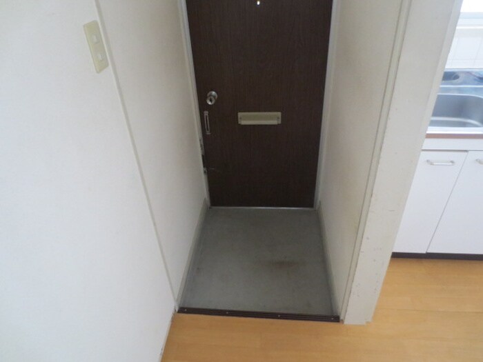 物件内観写真12　(玄関)