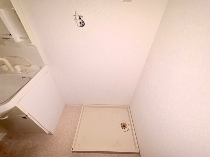 物件内観写真13　(洗濯機置場)