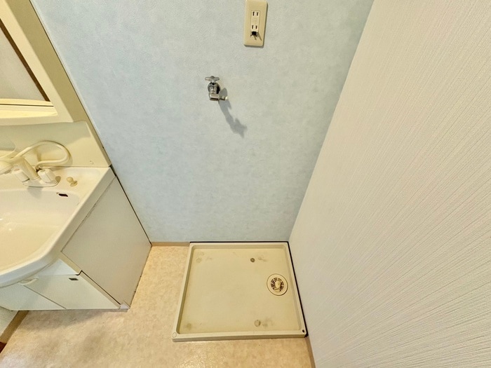 物件内観写真13　(洗濯機置場)