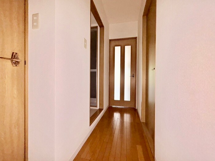 物件内観写真18　(廊下)