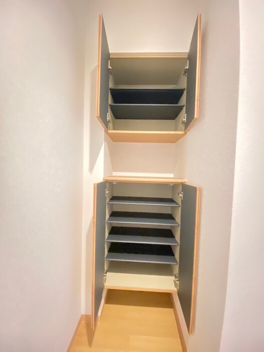 物件内観写真18　(靴箱)