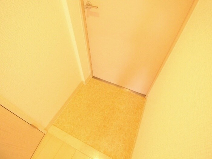 物件内観写真16　(玄関)