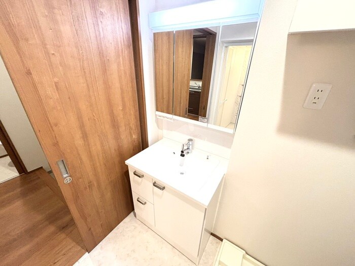 物件内観写真12　(洗面)