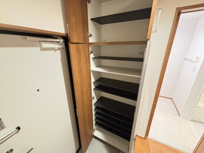 物件内観写真15　(靴箱)