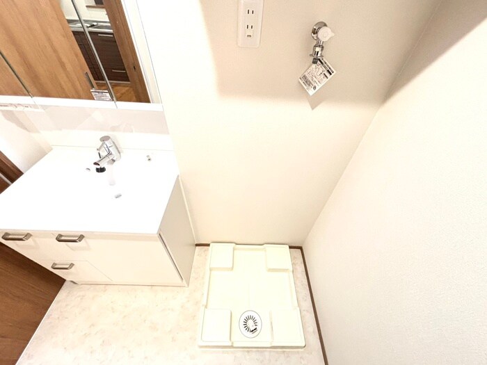 物件内観写真16　(洗濯機置場)