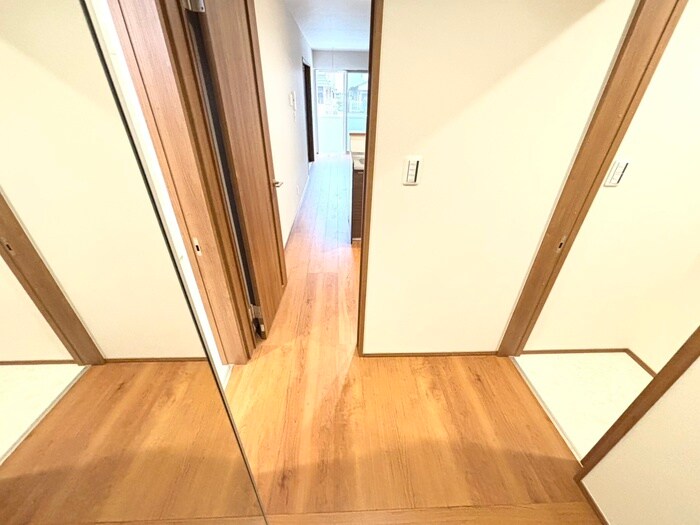 物件内観写真17　(廊下)