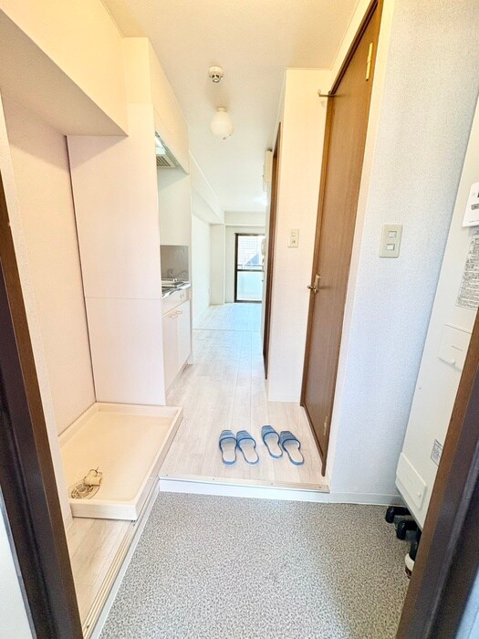 物件内観写真16　(玄関)