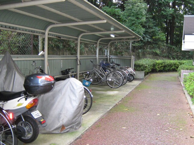 物件外観写真2　(駐輪場)