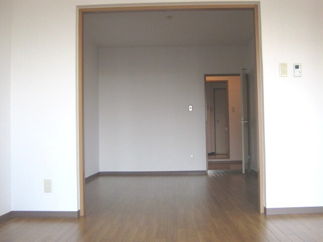 物件内観写真4　(居室)