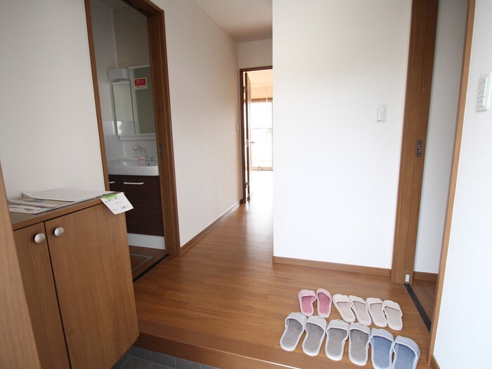 物件内観写真19　(廊下)