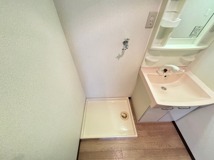 物件内観写真16　(洗濯機置場)