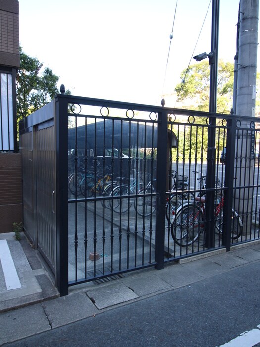 物件外観写真5　(駐輪場)