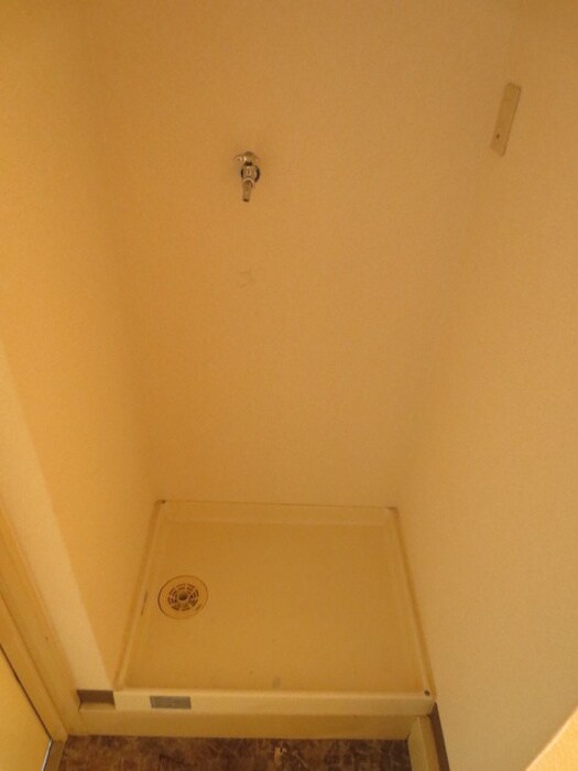 物件内観写真14　(洗濯機置場)