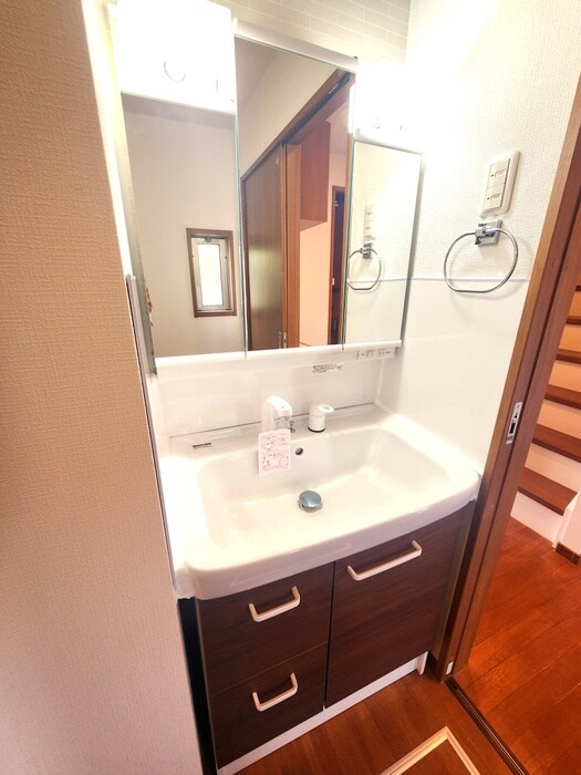 物件内観写真9　(洗面)