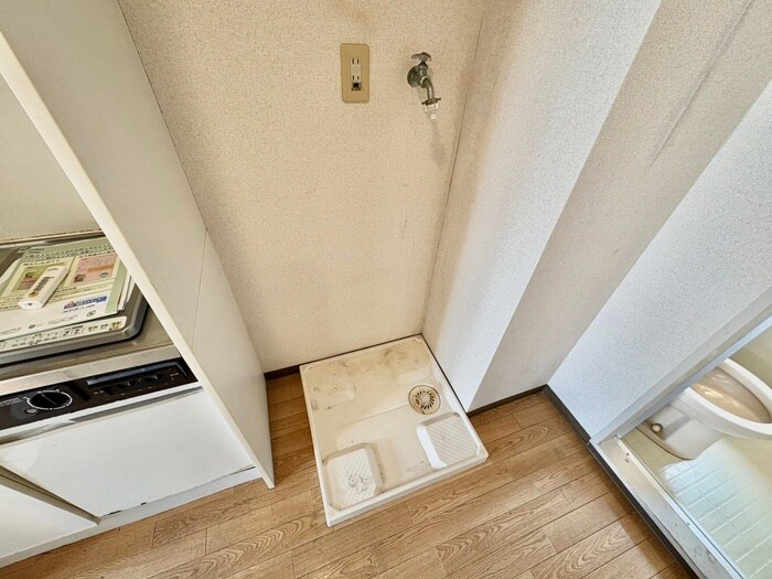 物件内観写真14　(洗濯機置場)