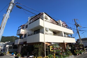 中内ハイツ外観写真