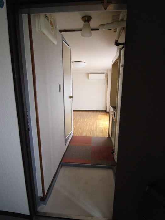 物件内観写真7　(玄関)