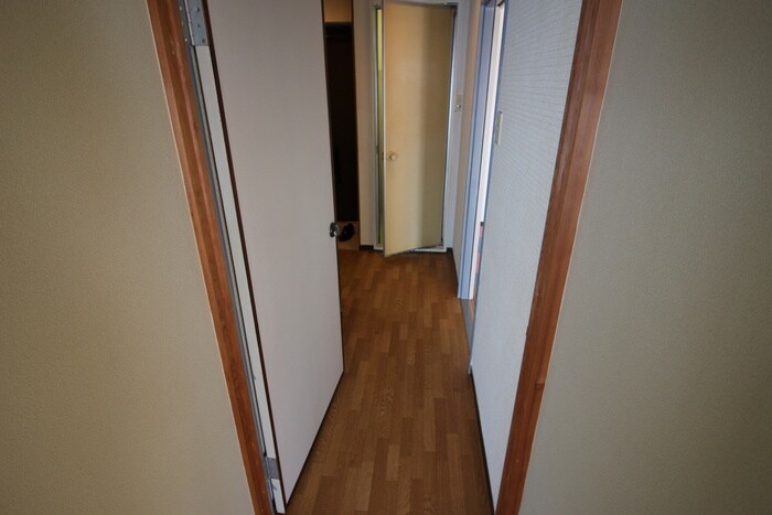 物件内観写真18　(廊下)