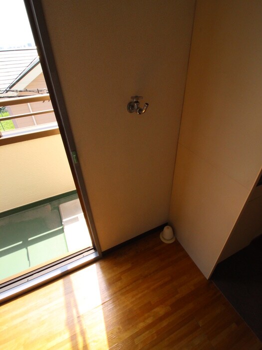 物件内観写真18　(洗濯機置場)