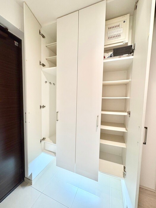 物件内観写真7　(靴箱)