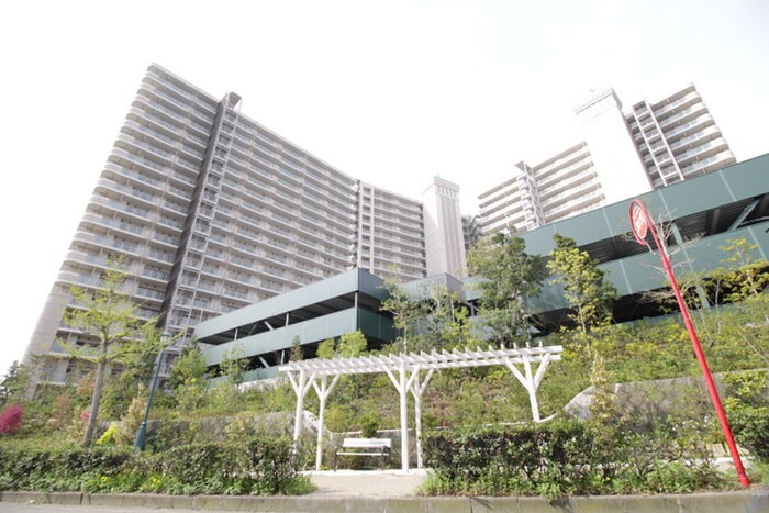 物件外観写真4　(駐車場)