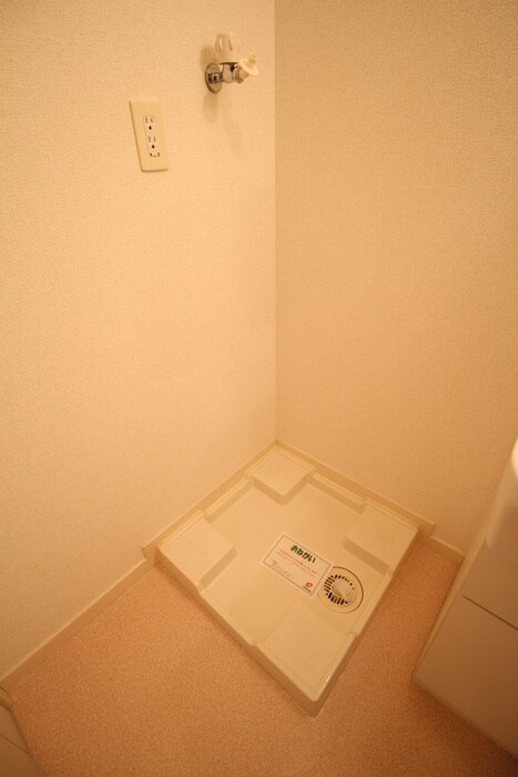 物件内観写真10　(洗濯機置場)
