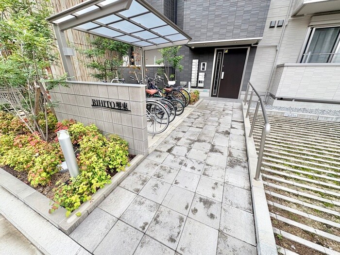 物件外観写真3　(エントランス部分)