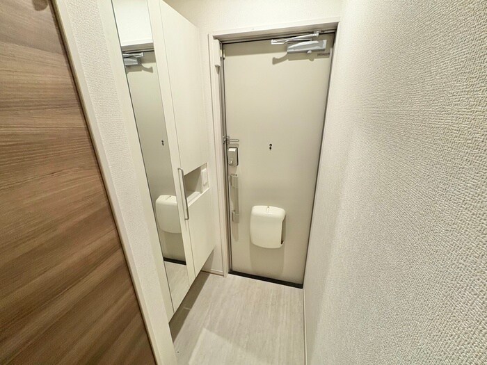 物件内観写真14　(玄関)
