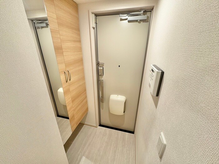 物件内観写真14　(玄関)