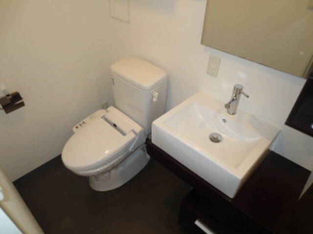 物件内観写真8　(トイレ)