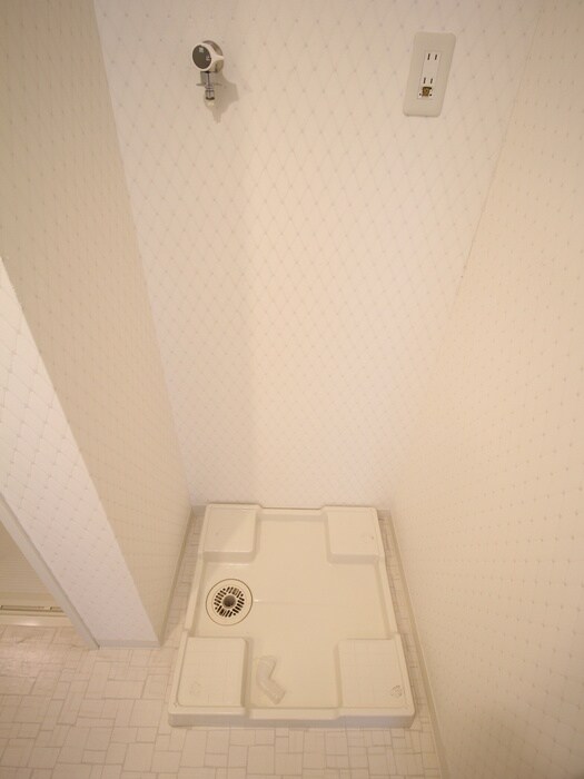 物件内観写真10　(洗濯機置場)