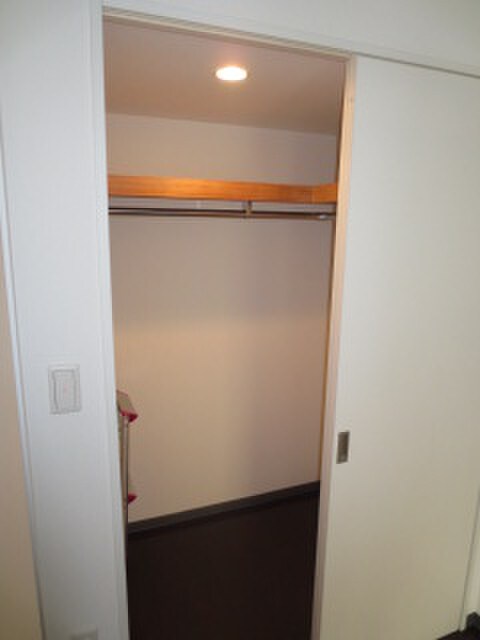 物件内観写真12　(収納)