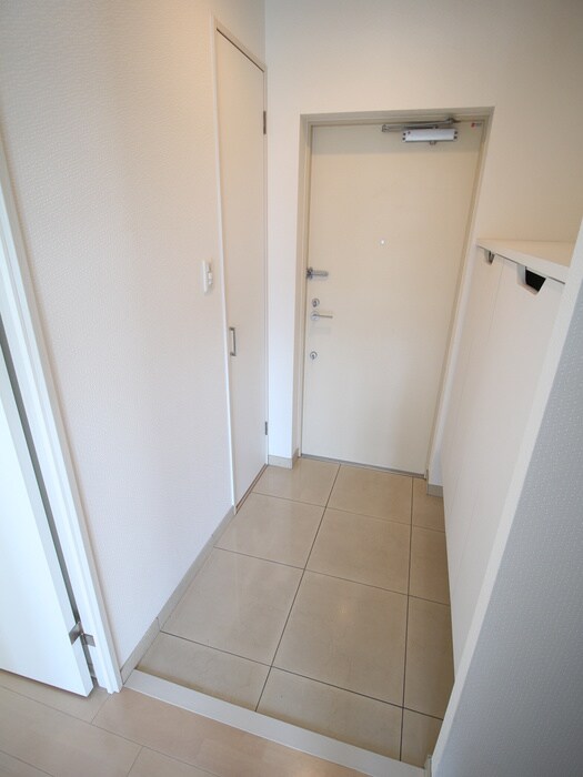 物件内観写真15　(玄関)