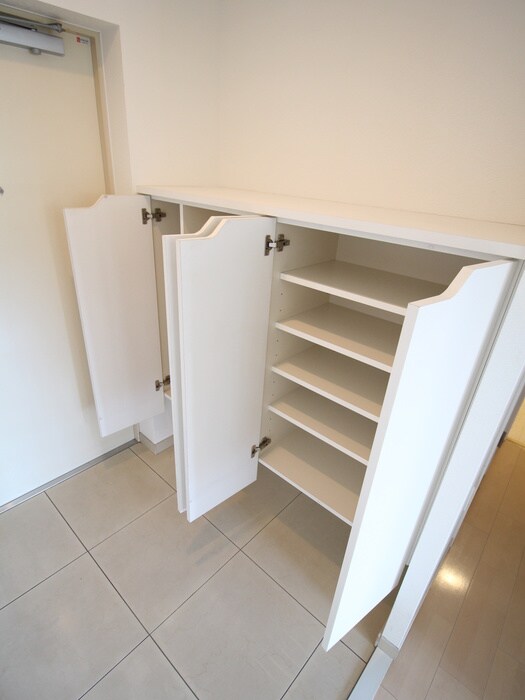 物件内観写真16　(靴箱)