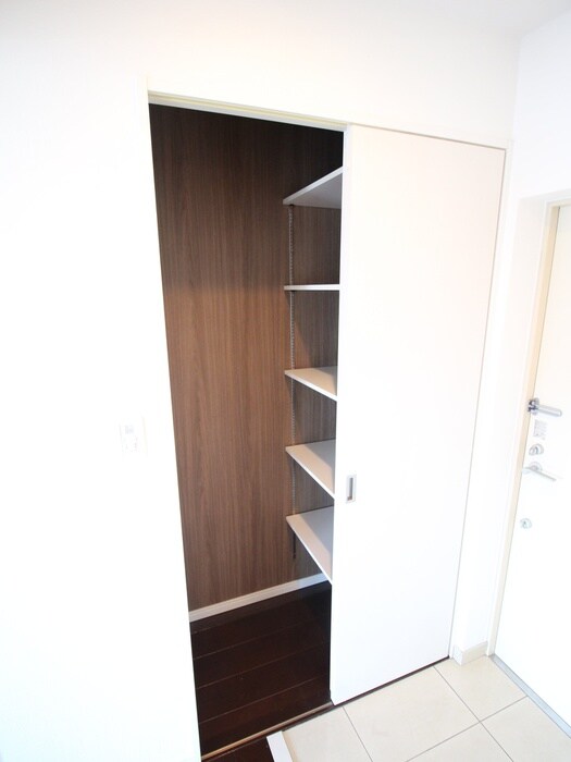 物件内観写真18　(靴箱)