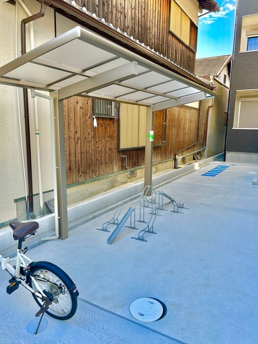 物件外観写真3　(駐輪場)