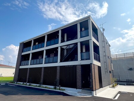 ウエストコミタリアⅢ外観写真