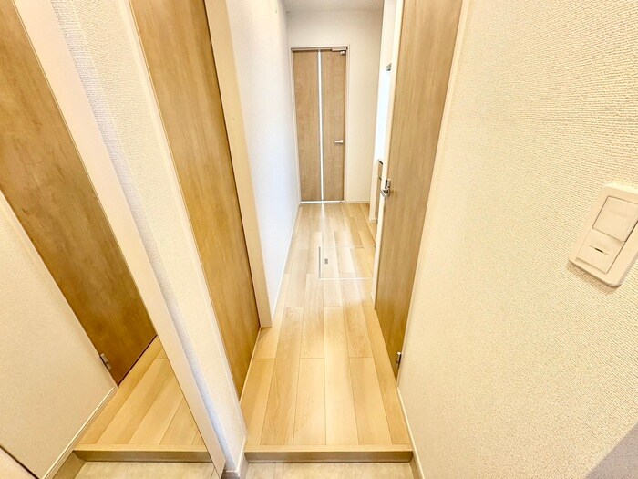 物件内観写真16　(廊下)