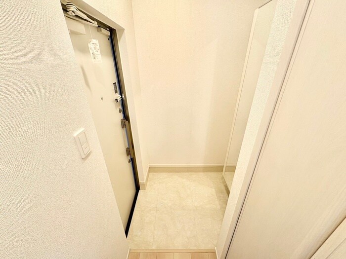 物件内観写真18　(玄関)