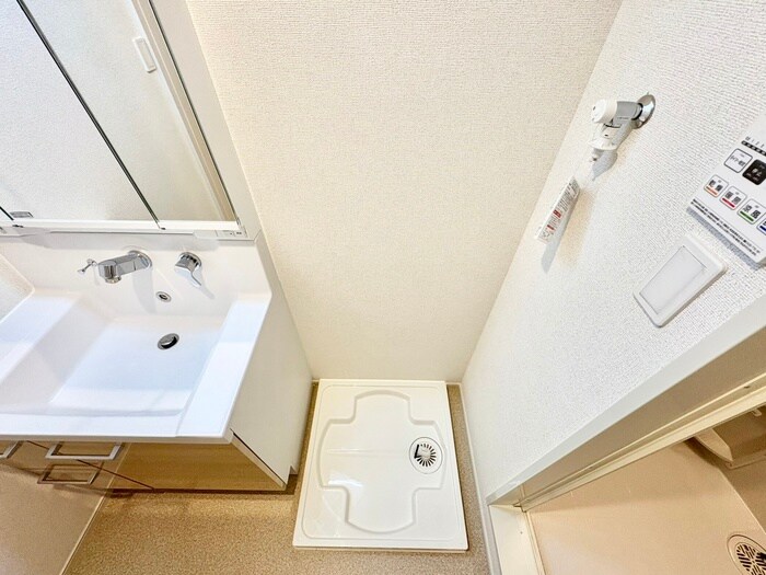 物件内観写真18　(洗濯機置場)