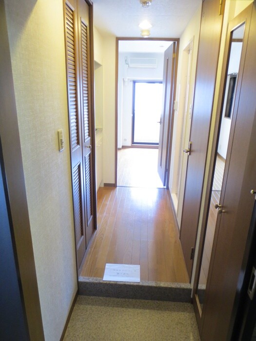 物件内観写真16　(廊下)