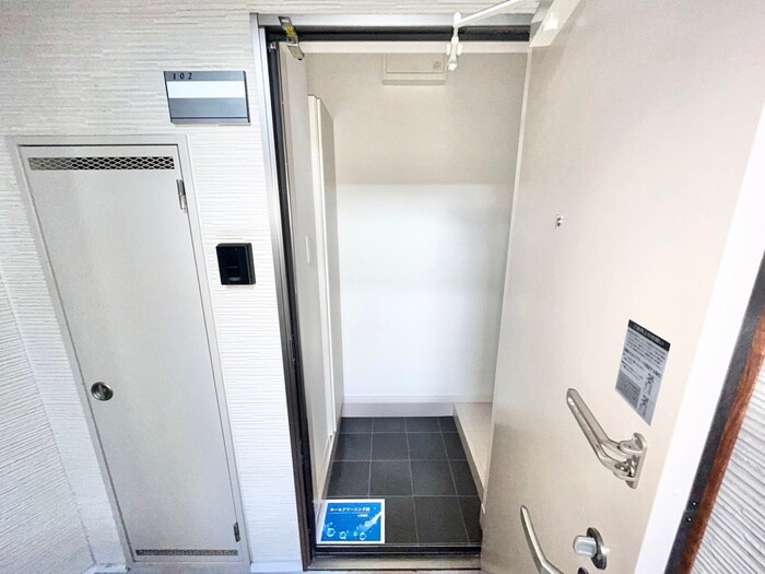 物件内観写真21　(玄関)