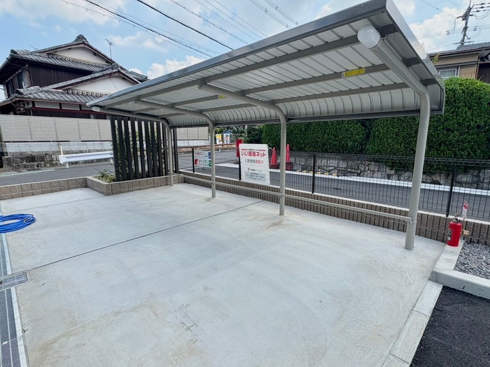 物件外観写真3　(駐輪場)